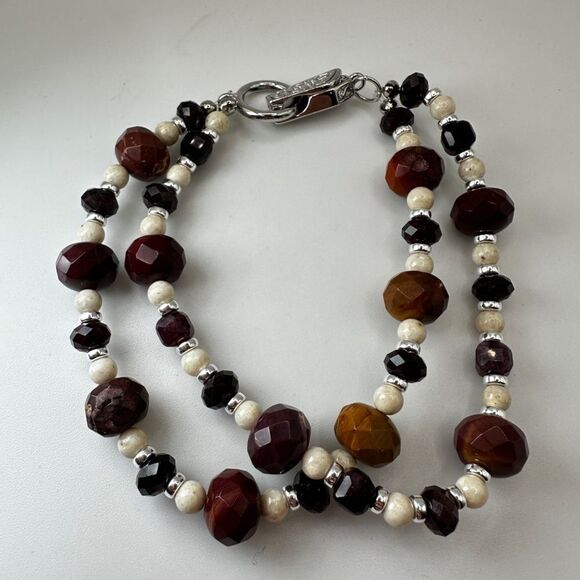 Stunning double stranded faceted garnet, mookaite, and agate bracelet! - Picture 9 of 15